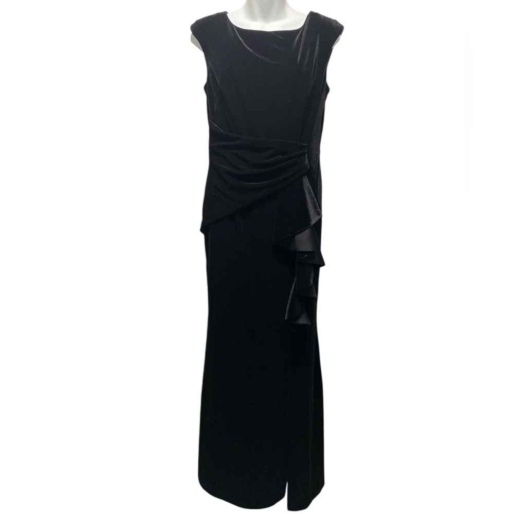 Eliza J Sleeveless Velvet Gown